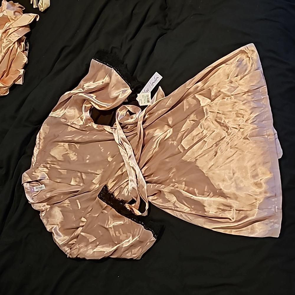Rose satin robe